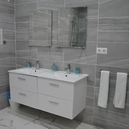 Apartment Impressive 1 Bed With A Stunning Bathroom And Terrace Cb4ev